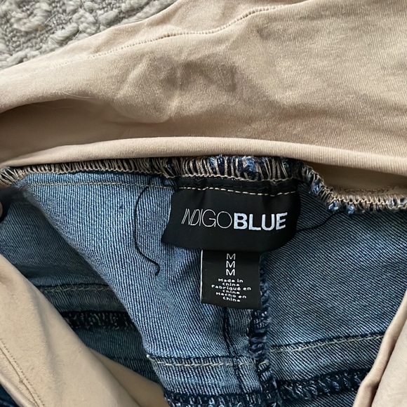 Indigo Blue NWT maternity distressed jeans - Picture 3 of 3